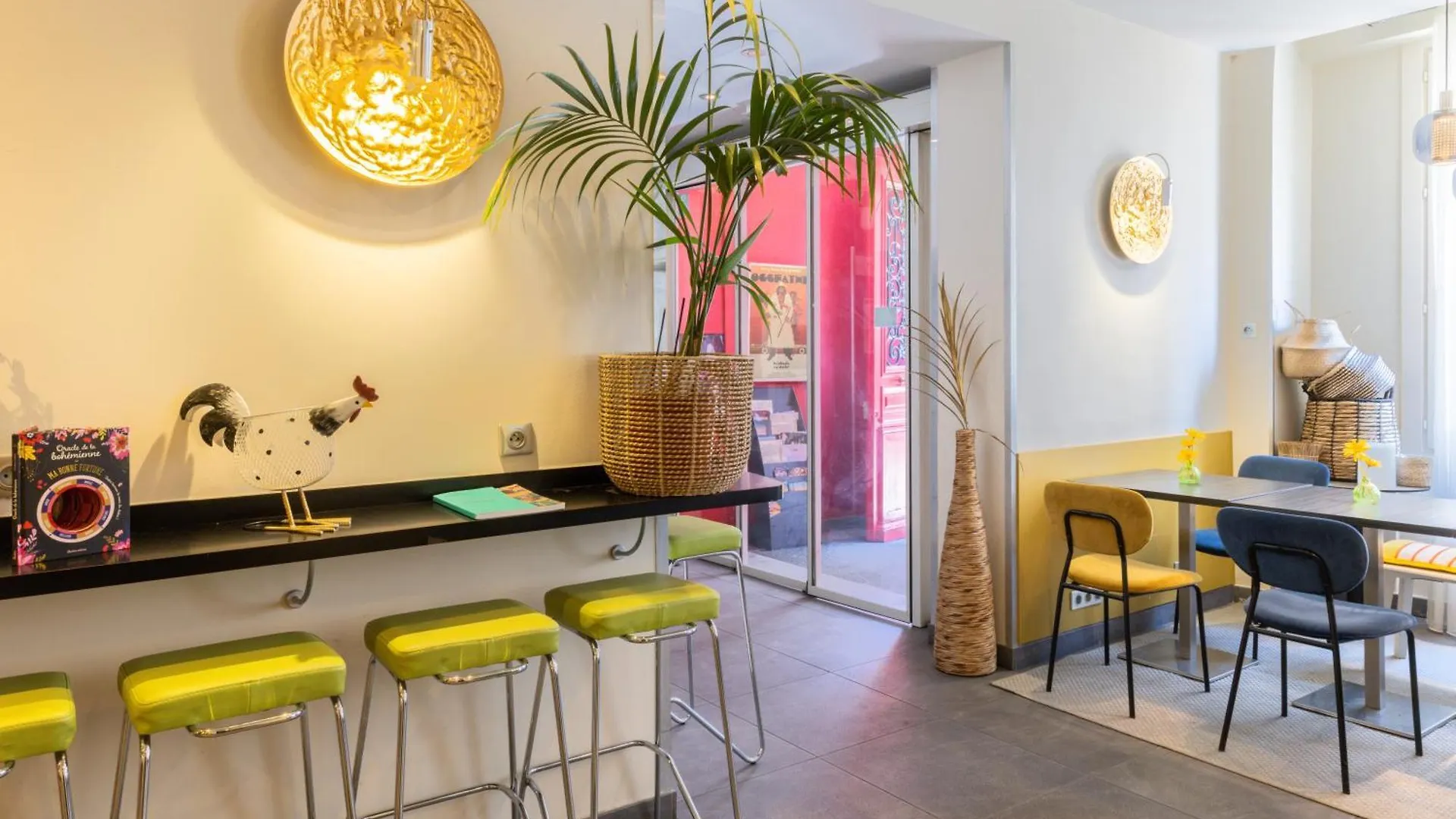 15 Hôtels Pas Chers à Pigalle Worth Booking