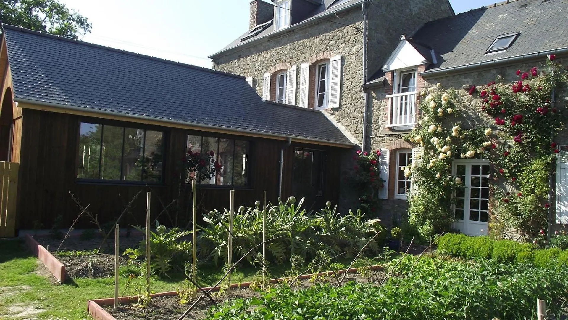 13 Hôtels Proches du Port de Plaisance de Dinard à Connaître